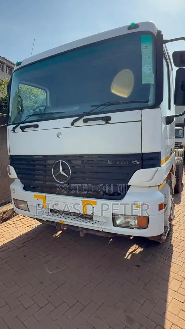 Actros Trailer Head