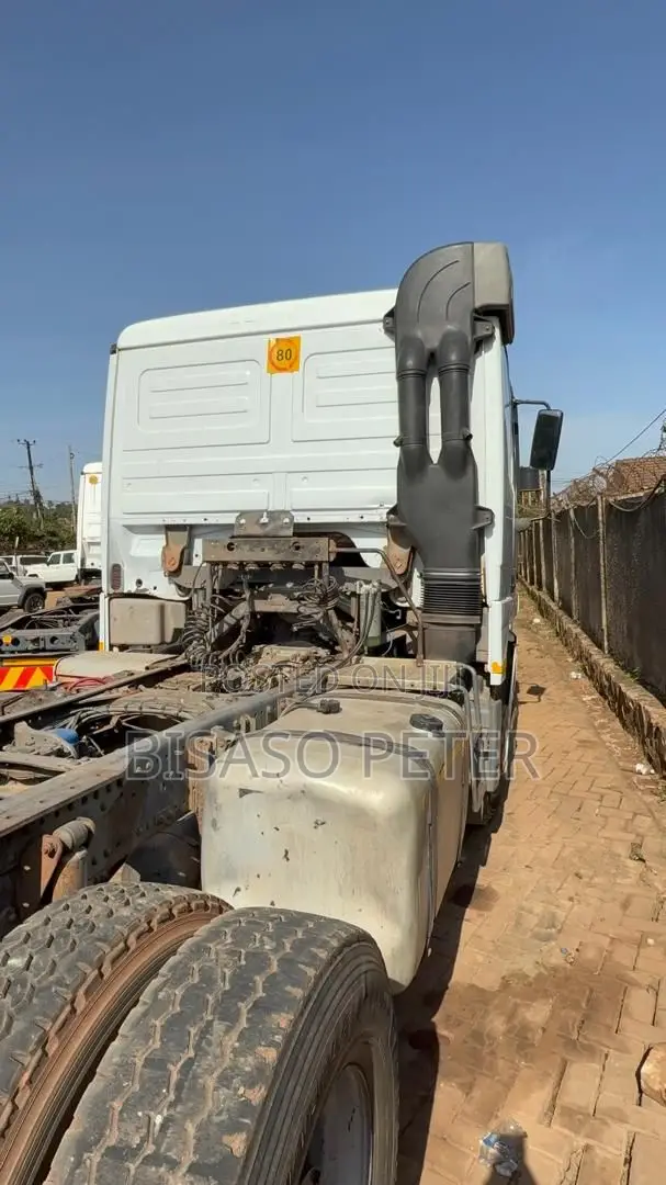 Actros Trailer Head