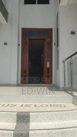 5bdrm House in Makindye for sale