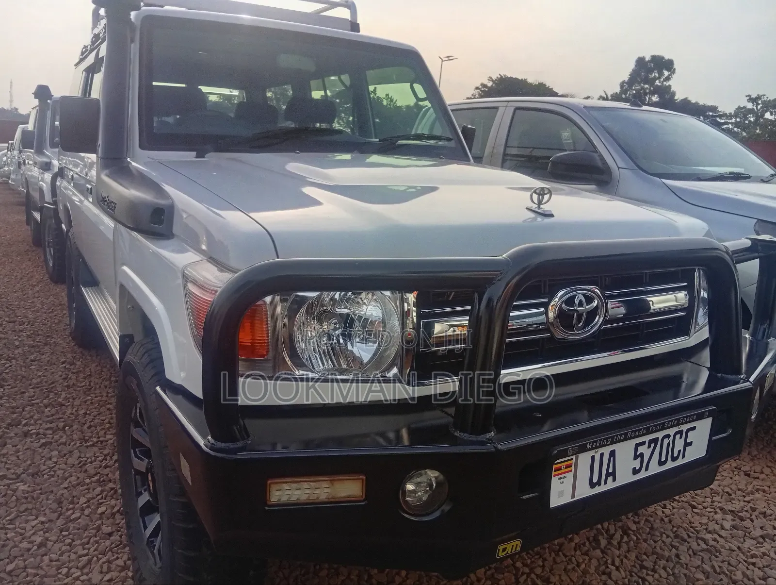 Toyota Land Cruiser 2017 White