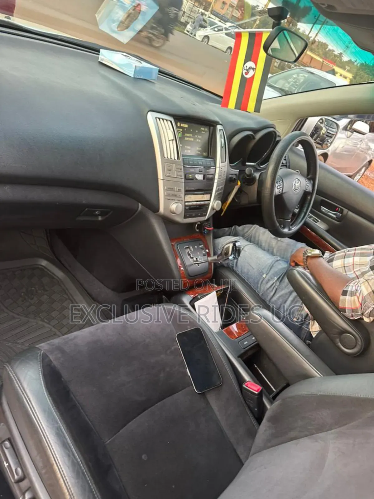 Toyota Harrier 2.4 2012 White