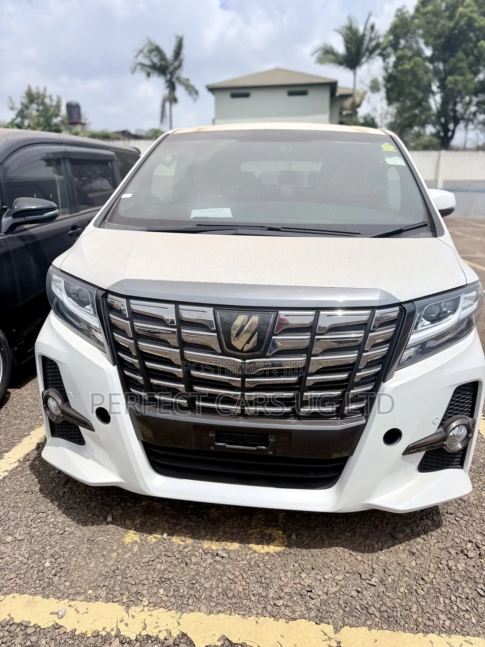Toyota Alphard 2.5 Petrol AWD 2017 Off white