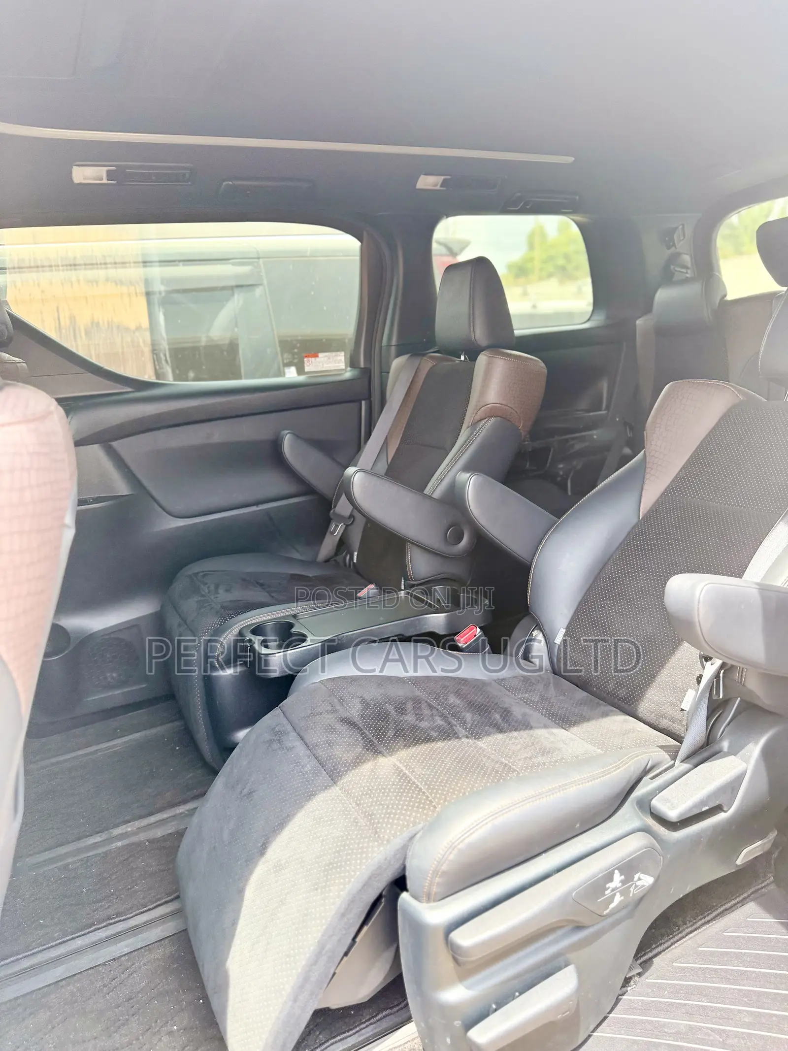 Toyota Alphard 2.5 Petrol AWD 2017 Off white
