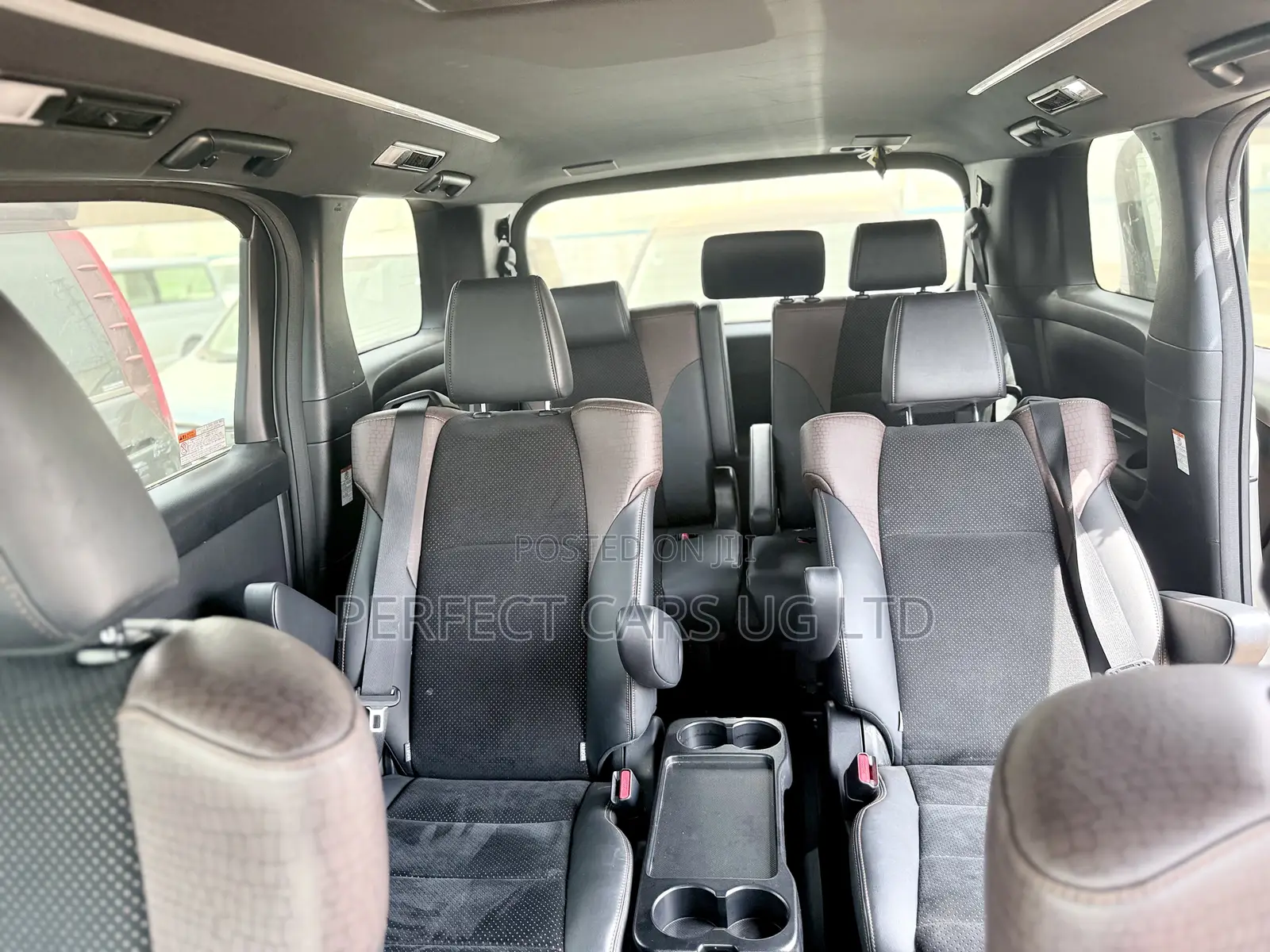 Toyota Alphard 2.5 Petrol AWD 2017 Off white