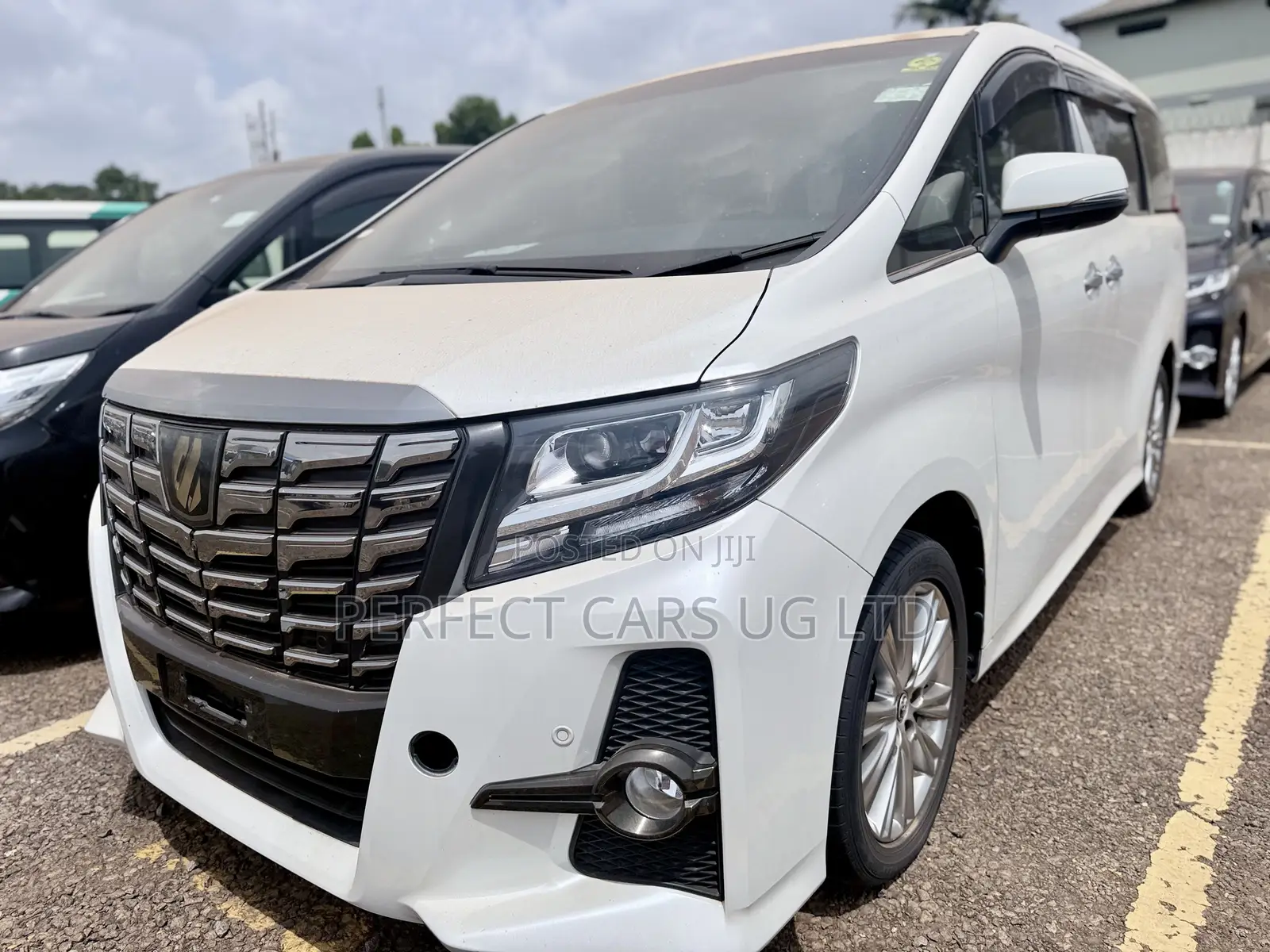 Toyota Alphard 2.5 Petrol AWD 2017 Off white