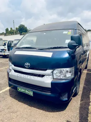 Toyota HiAce 2016 Blue