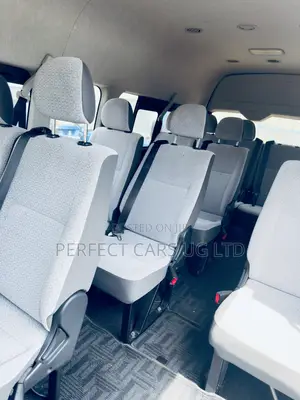 Toyota HiAce 2016 Blue