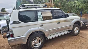 Toyota Land Cruiser Prado 2000 Pearl