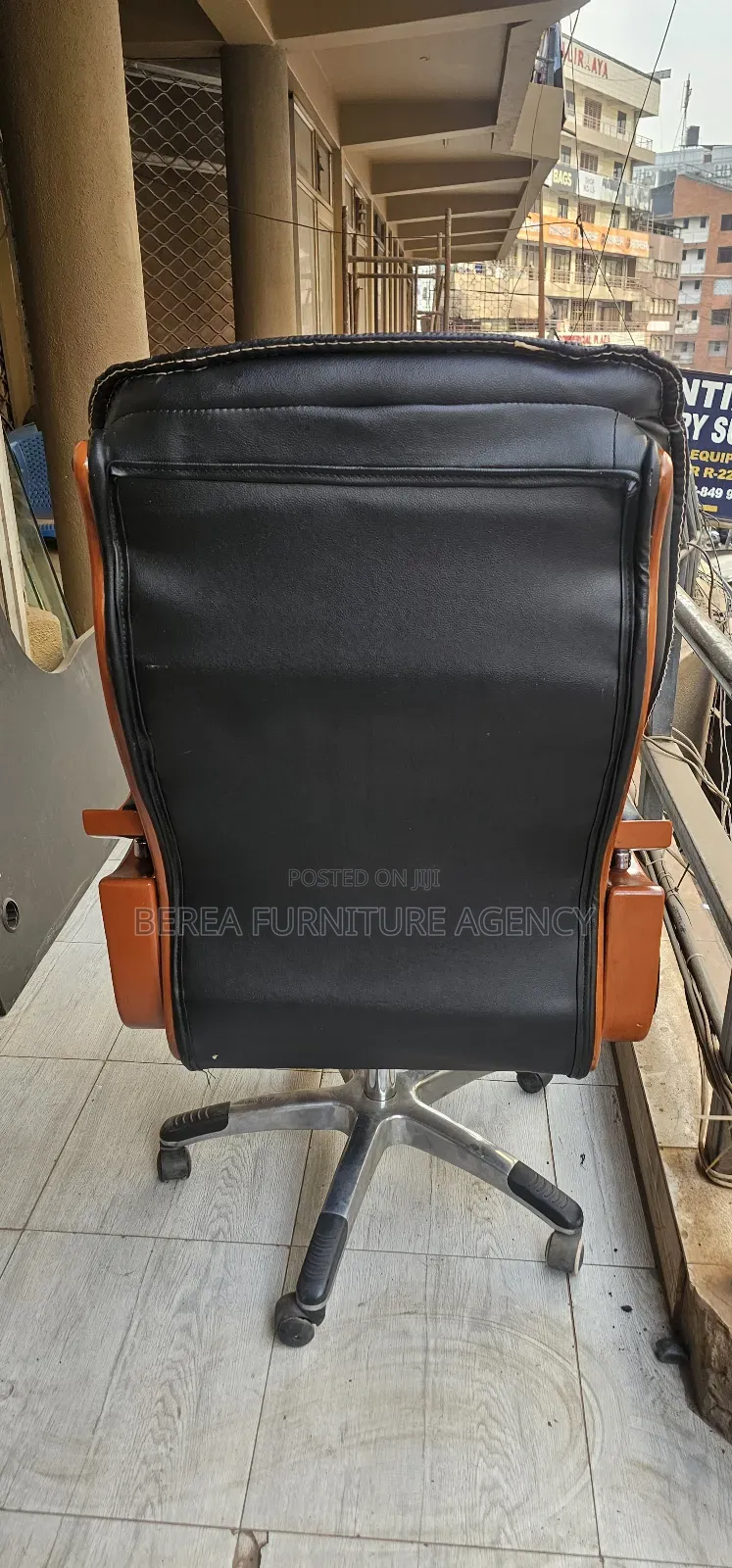 Durable Office Mega Pure Leather Chair