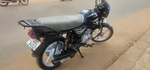 Bajaj Boxer X125 2024 Red