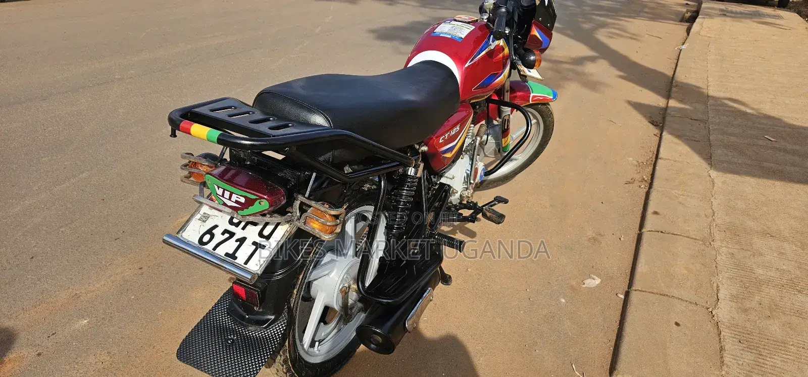 Bajaj Boxer X125 2023 Red