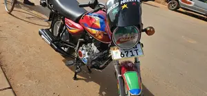 Bajaj Boxer X125 2023 Red