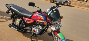 Bajaj Boxer X125 2023 Red