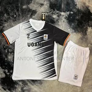 Uganda Crans With Short Good Martial