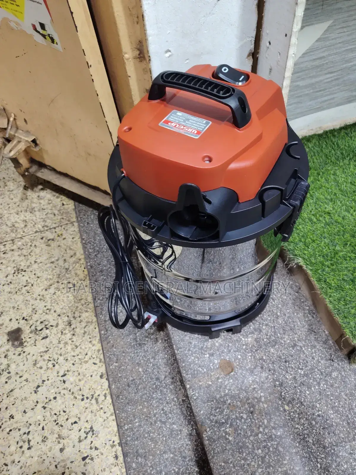 Vaccum Cleaner (30 Liters)