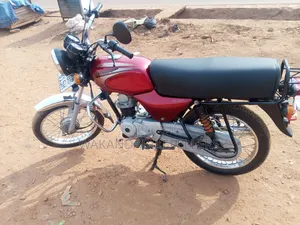 Bajaj Boxer 2024 Red