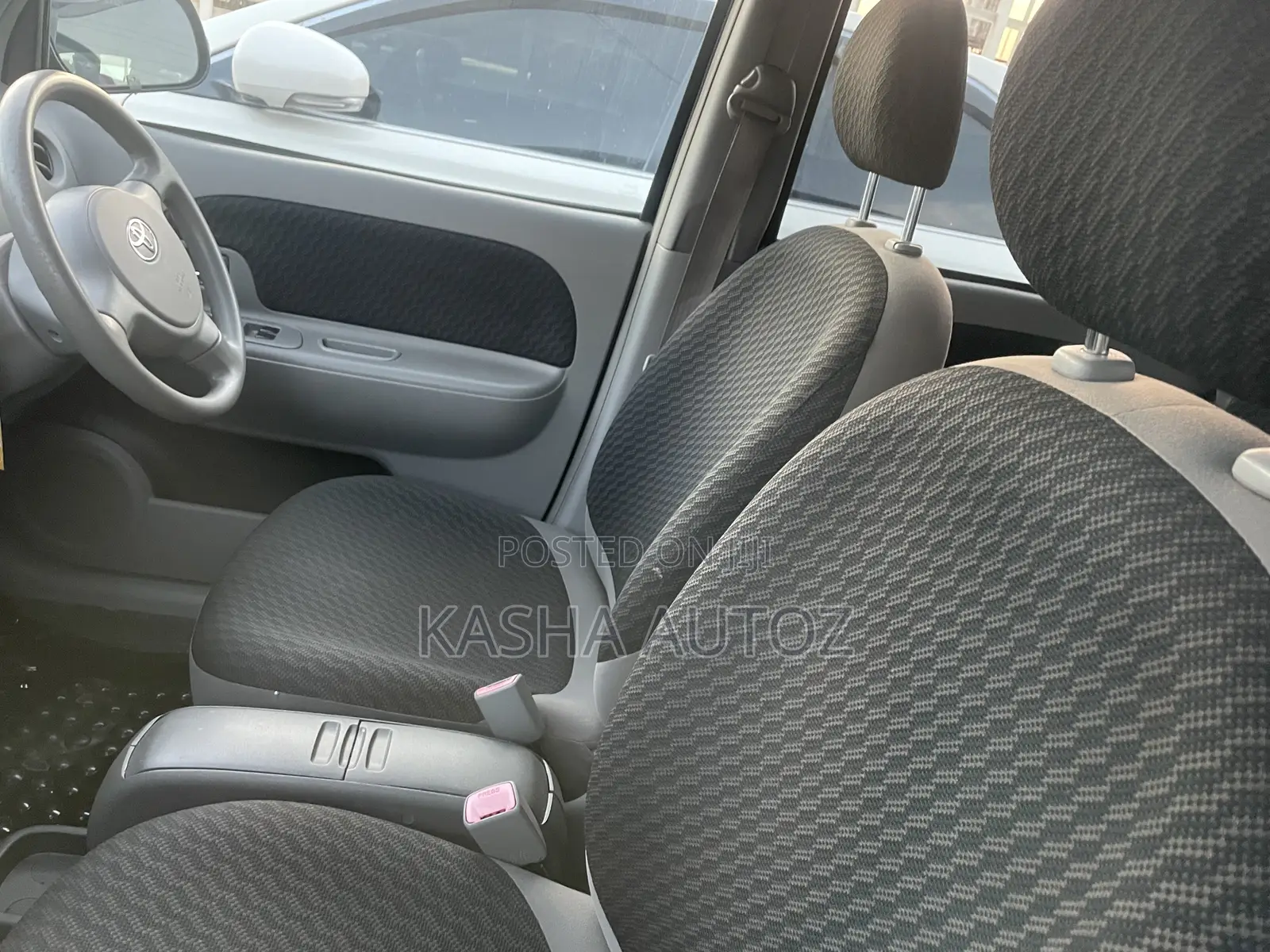 Toyota Sienta 2010 Gray