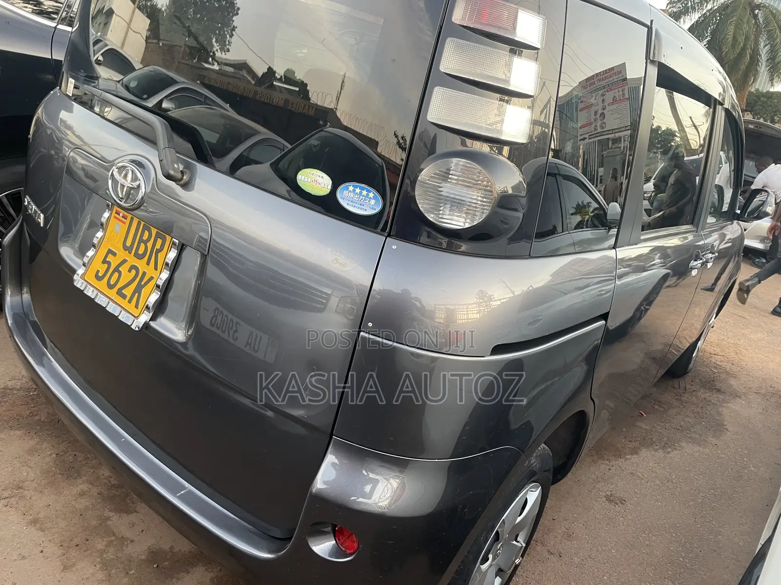 Toyota Sienta 2010 Gray