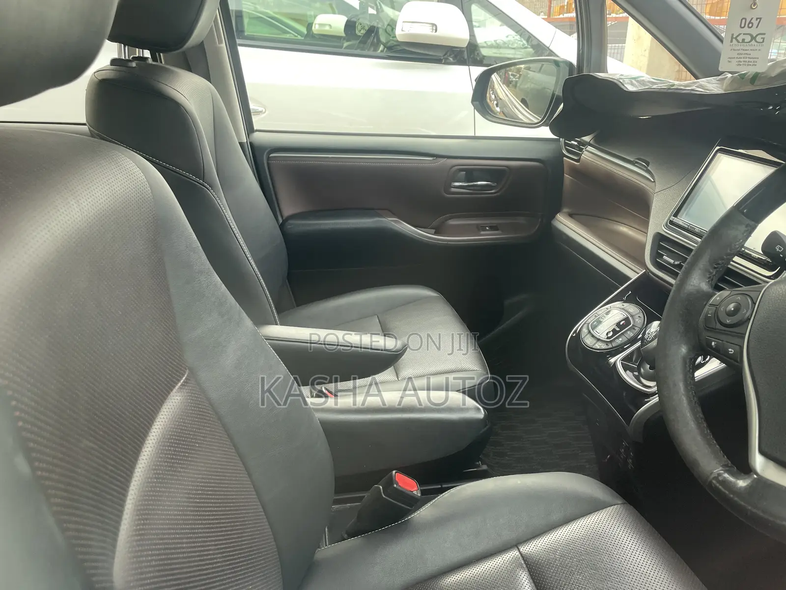 Toyota Esquire 2016 Maroon