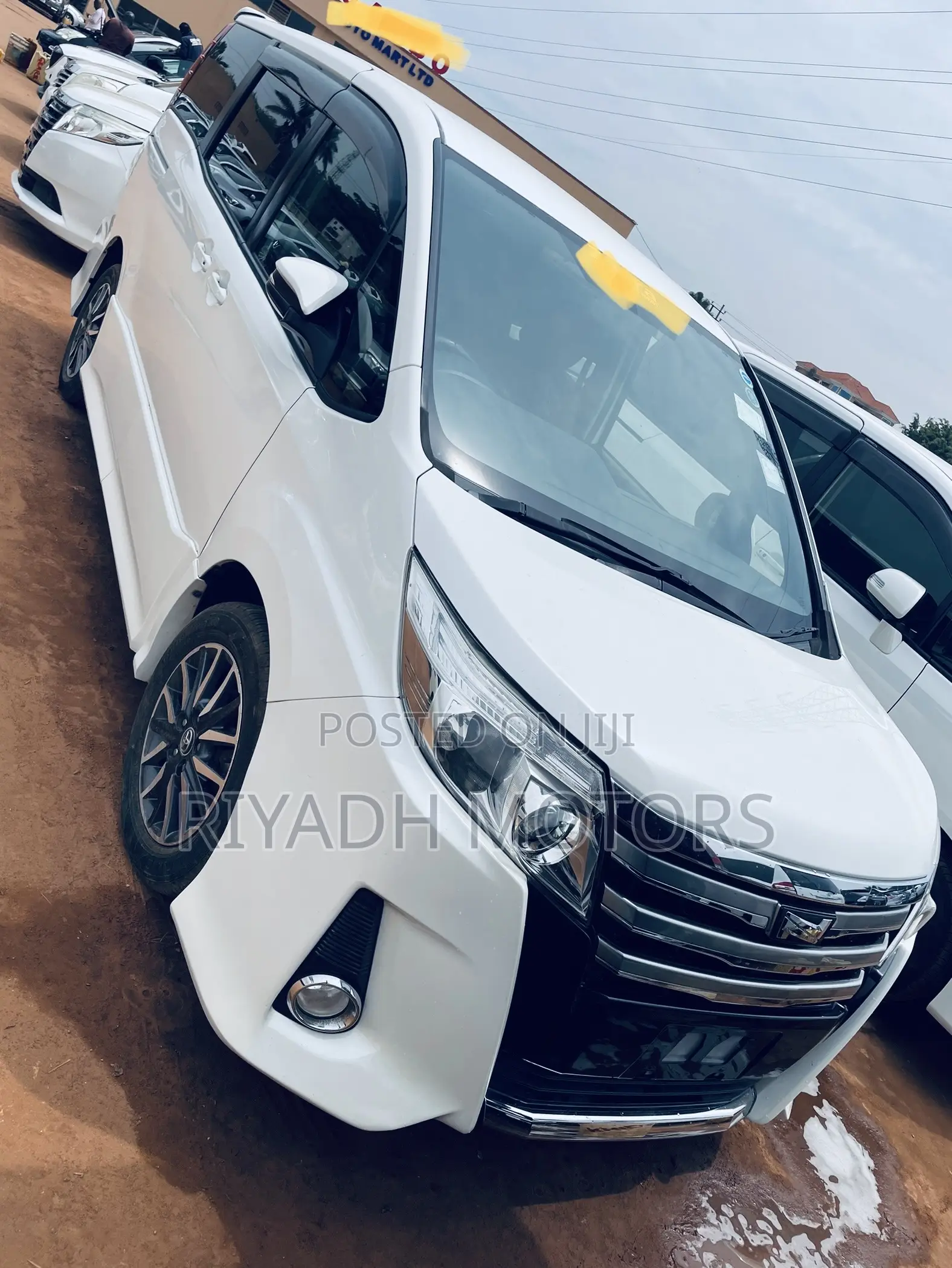 Toyota Noah 2.0 FWD (6 Seater) 2016 White