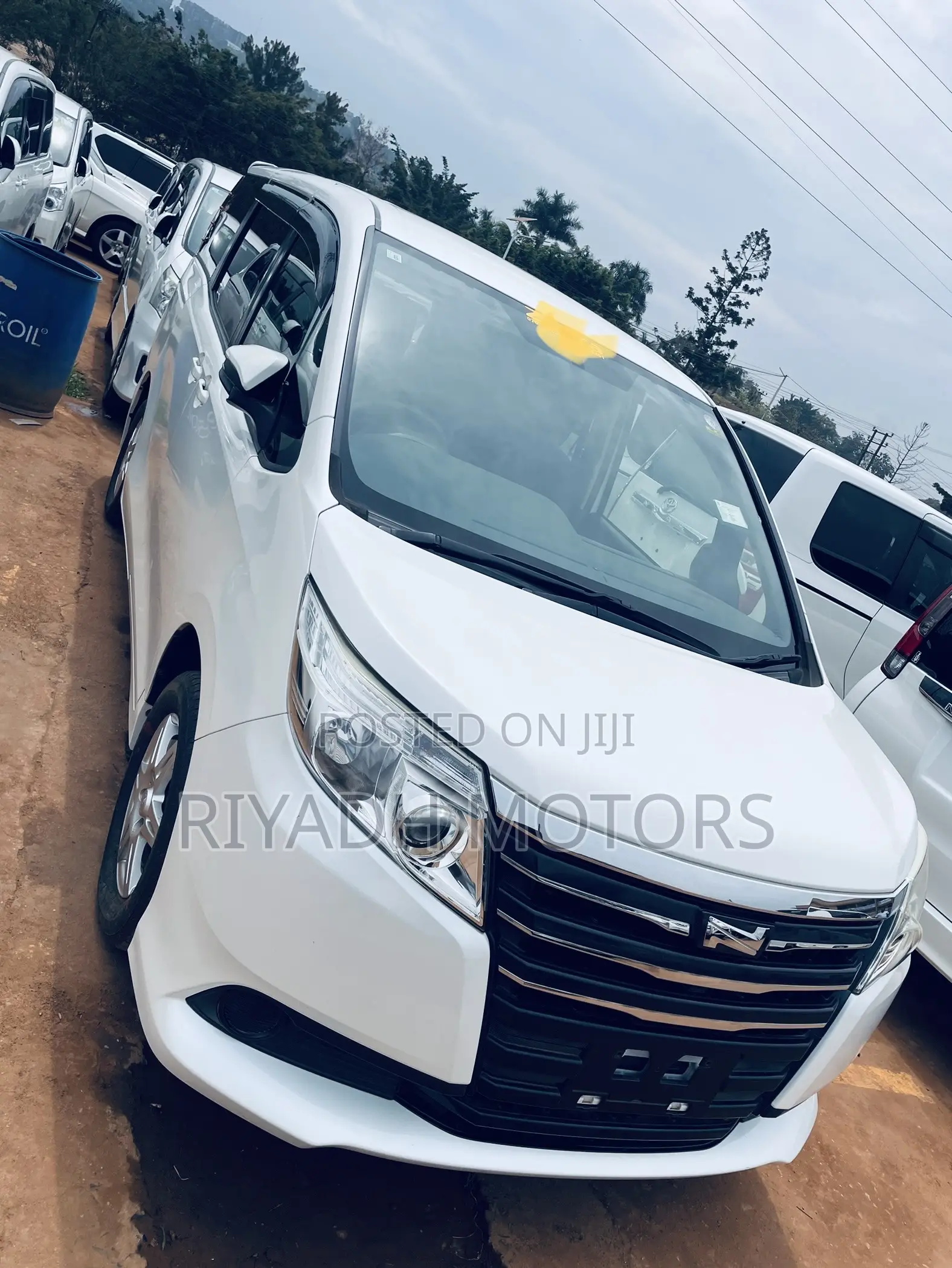 Toyota Noah 2.0 FWD (6 Seater) 2016 White