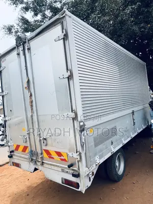 Canter Box Body 4d33 Engine