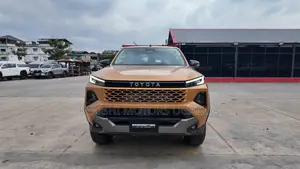 New Toyota Hilux 2025 Orange