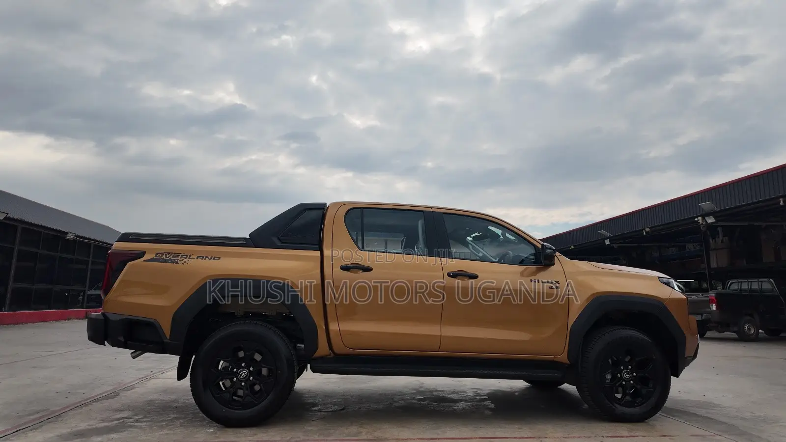 New Toyota Hilux 2025 Orange
