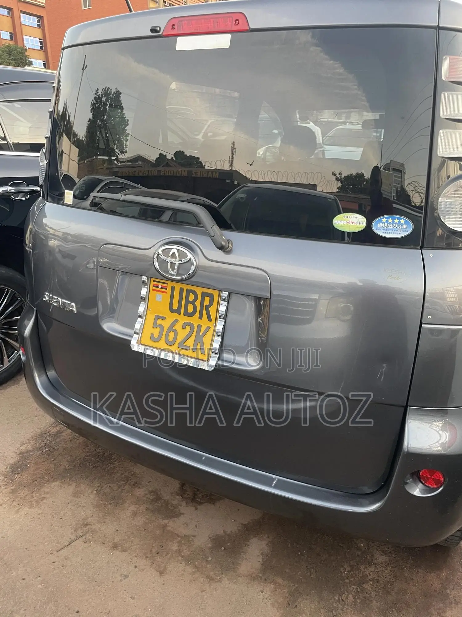 Toyota Sienta 2010 Gray