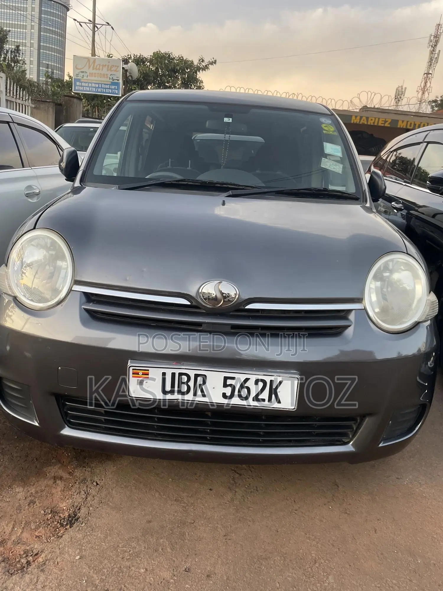 Toyota Sienta 2010 Gray