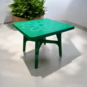 Indoor/Outdoor Plastic Table Plastic Table