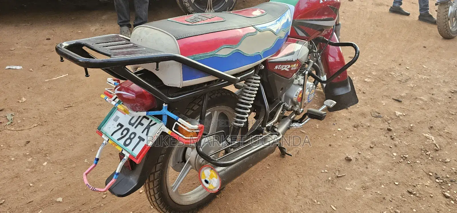 TVS HLX 125 2022 Red