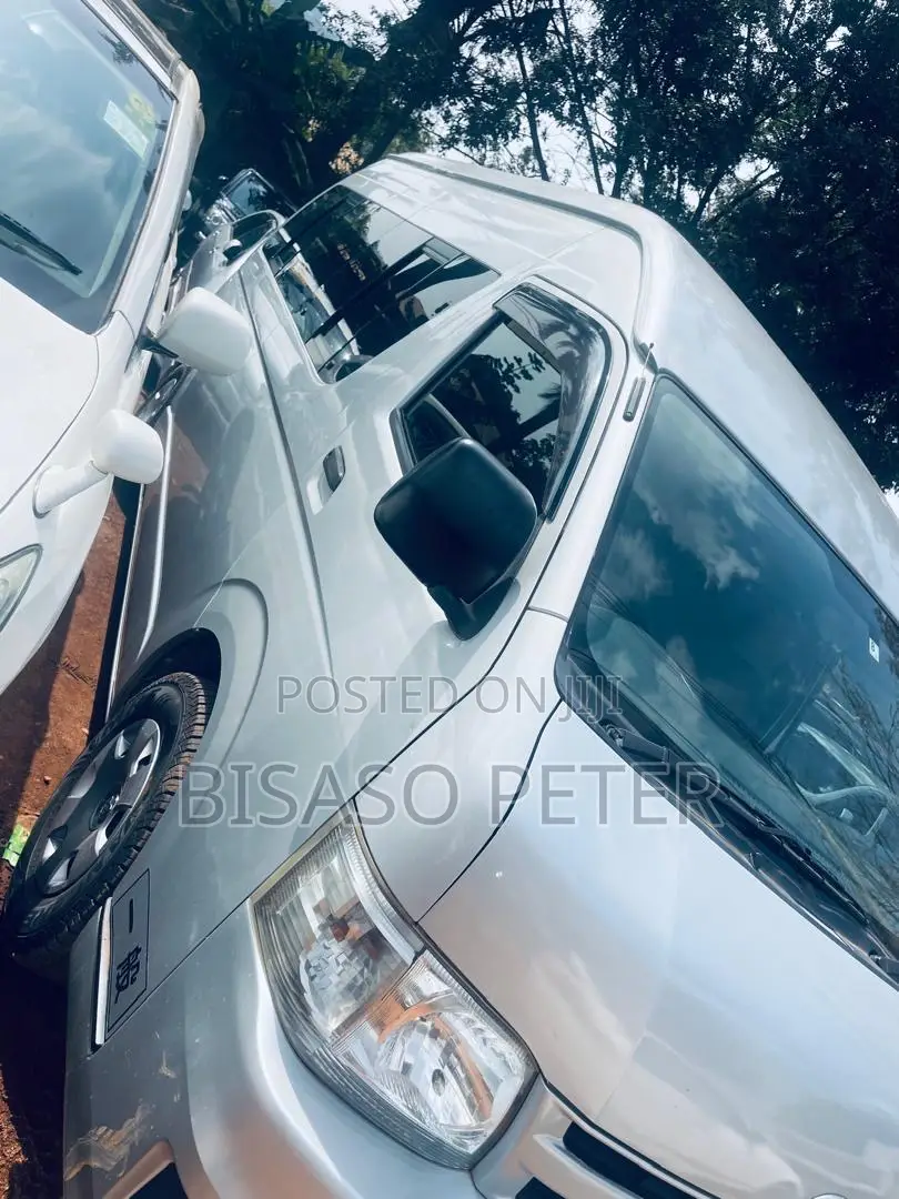 Toyota HiAce 2015 Silver