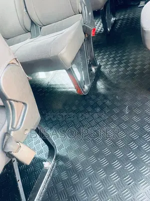 Toyota HiAce 2015 Silver