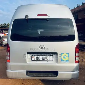 Toyota HiAce 2015 Silver