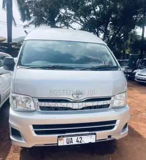 Toyota HiAce 2015 Silver