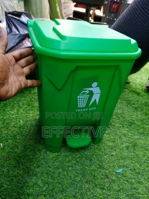 Green Plastic Pedal Waste Bin.
