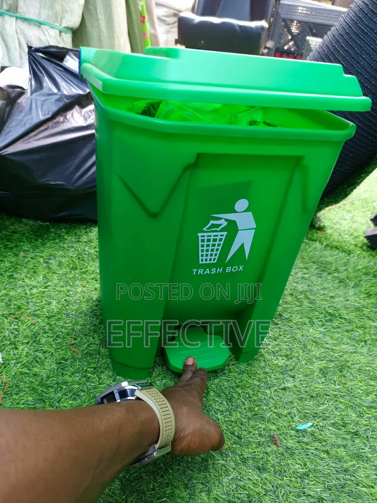 Green Plastic Pedal Waste Bin.