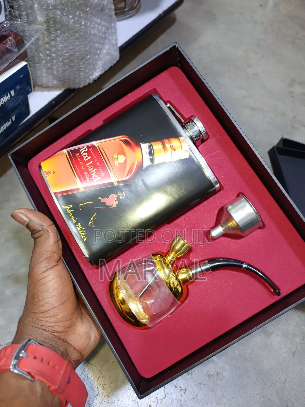 Gift Set Featuring a 540ml Hip Flask, Small Glass Pipe, and a Funnel