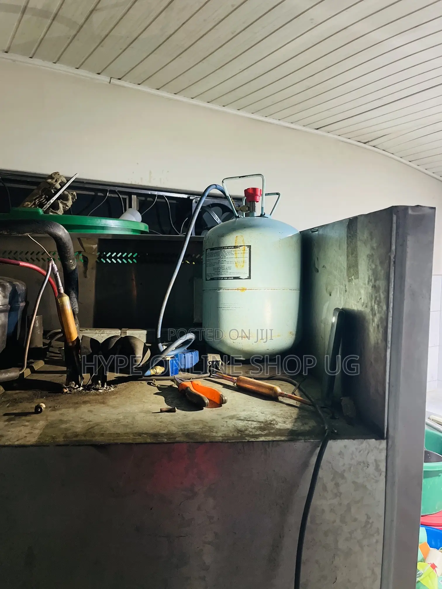 Big Fridge Gas Refilling Masters Ug