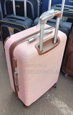 Nando Medium Suitcase