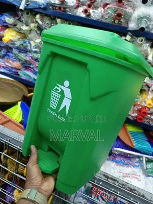 20l Green Plastic Pedal Trash Can or Waste Bin