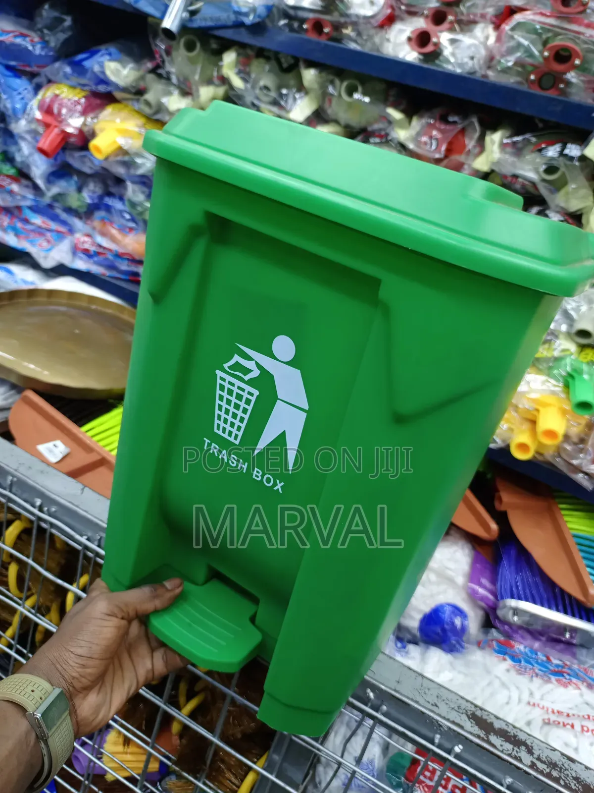 20l Green Plastic Pedal Trash Can or Waste Bin