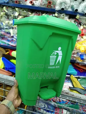 20l Green Plastic Pedal Trash Can or Waste Bin