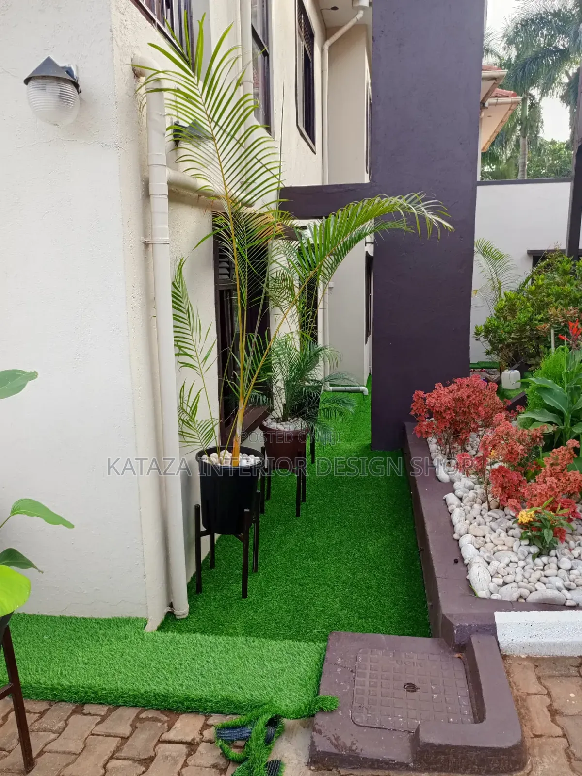Sun Resistant Artificial Grass Carpet (Green)