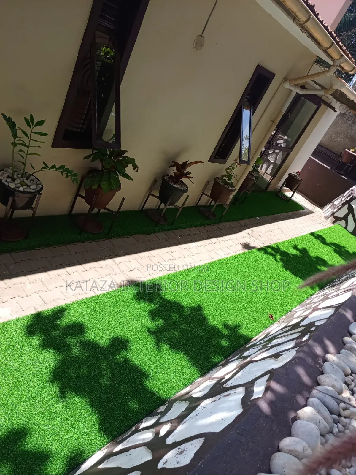 Shade Lower Green Grass Carpet