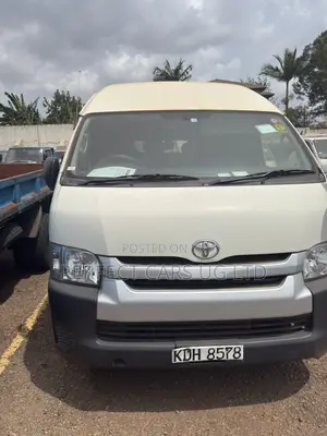 Toyota HiAce 2016 White