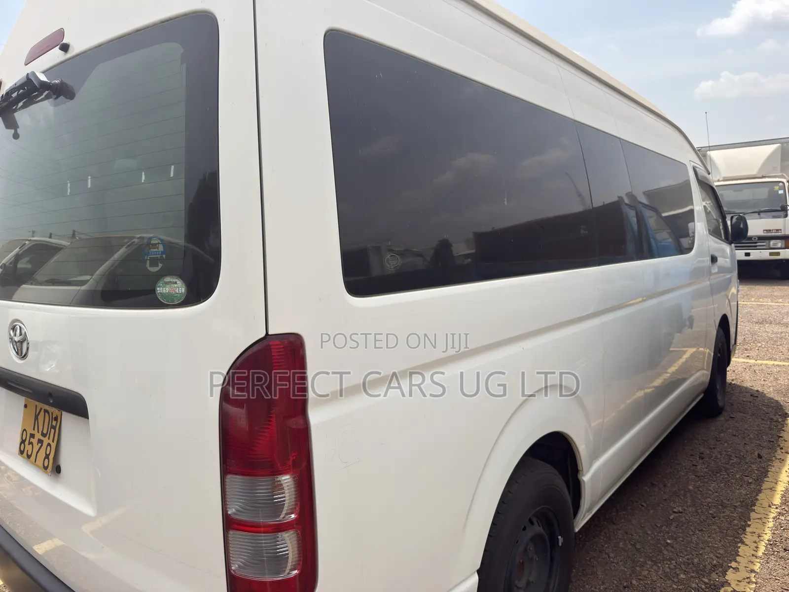 Toyota HiAce 2016 White