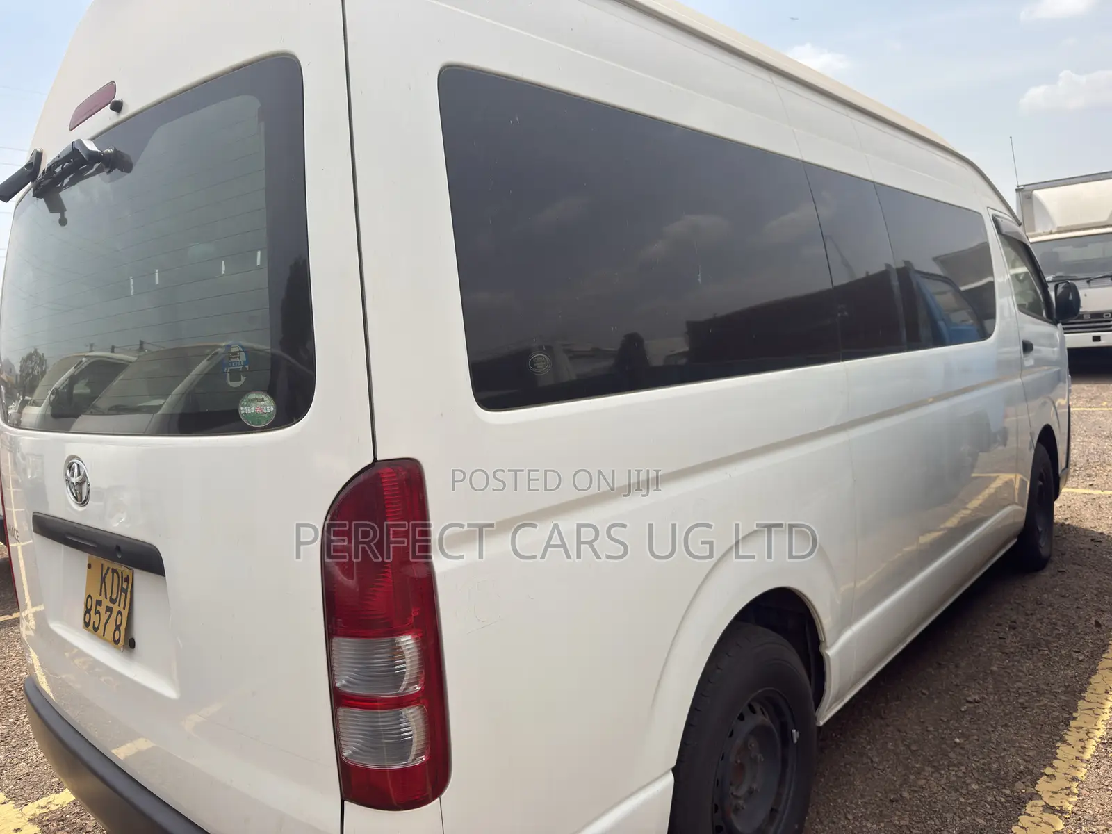 Toyota HiAce 2016 White