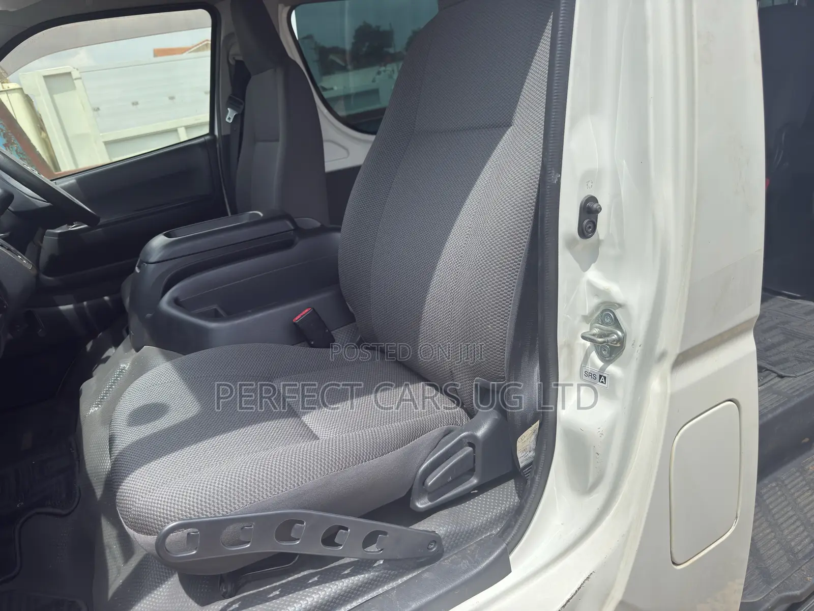 Toyota HiAce 2016 White
